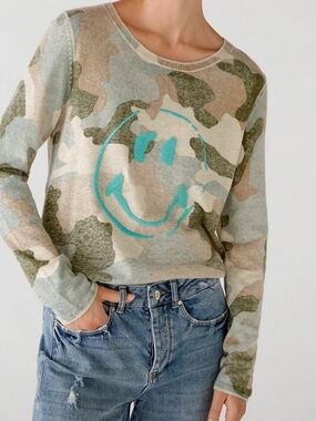 Oui Smiley Camo Smiley Pullover Sweater in Sage & Tan Womens Size US 8